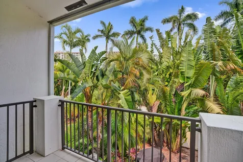 824 Spinnaker Drive E Hollywood FL 33019