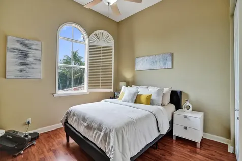 824 Spinnaker Drive E Hollywood FL 33019