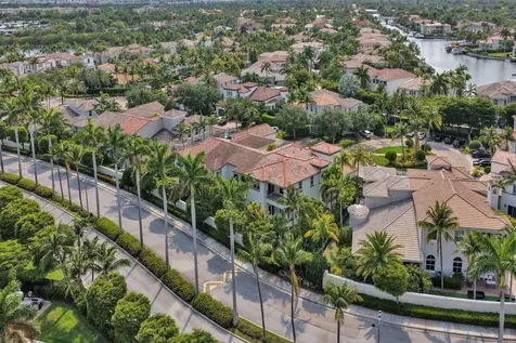 824 Spinnaker Drive E Hollywood FL 33019