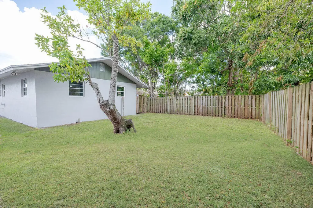 917 SE Nassau Avenue Stuart FL 34994