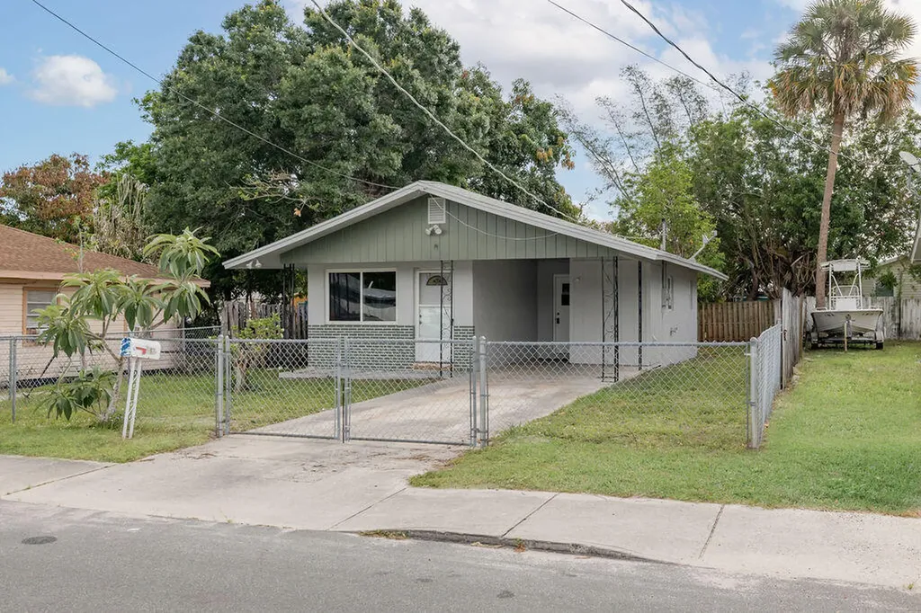 917 SE Nassau Avenue Stuart FL 34994