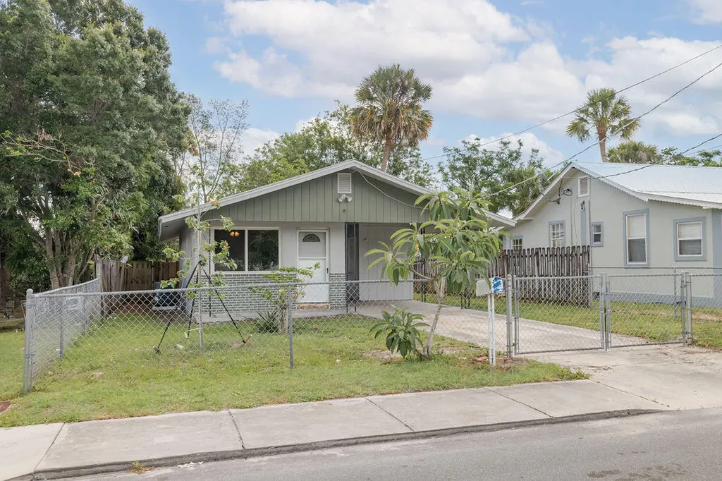 917 SE Nassau Avenue Stuart FL 34994