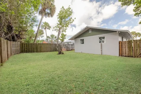 917 SE Nassau Avenue Stuart FL 34994