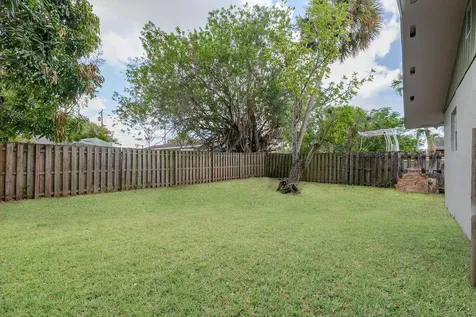 917 SE Nassau Avenue Stuart FL 34994