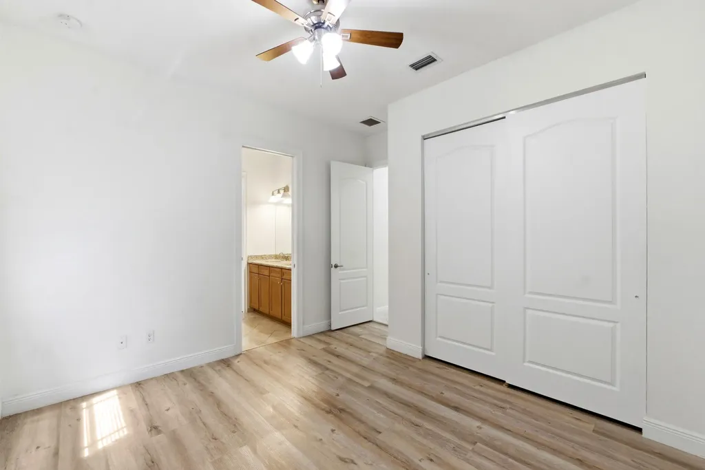 9871 Lakeview Lane Parkland FL 33076