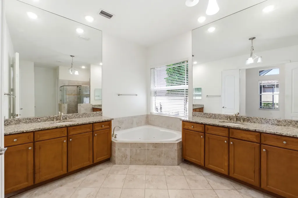9871 Lakeview Lane Parkland FL 33076