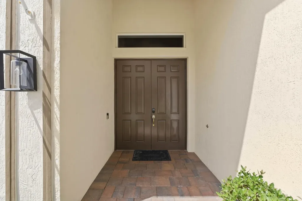 9871 Lakeview Lane Parkland FL 33076