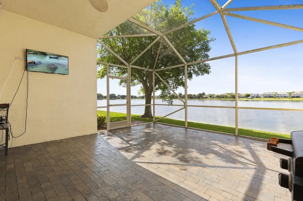 154 Berenger Walk Royal Palm Beach FL 33414