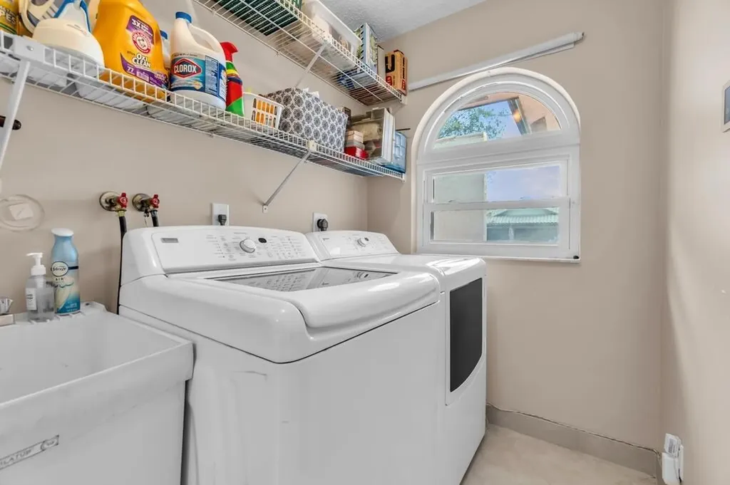895 NW 110th Lane Coral Springs FL 33071