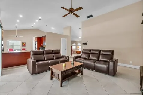 895 NW 110th Lane Coral Springs FL 33071