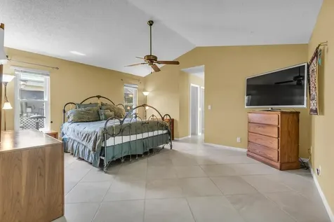 895 NW 110th Lane Coral Springs FL 33071