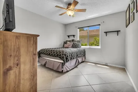 895 NW 110th Lane Coral Springs FL 33071