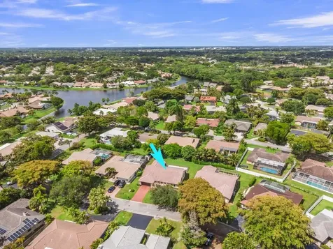 895 NW 110th Lane Coral Springs FL 33071