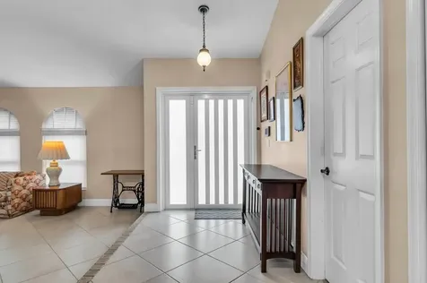 895 NW 110th Lane Coral Springs FL 33071