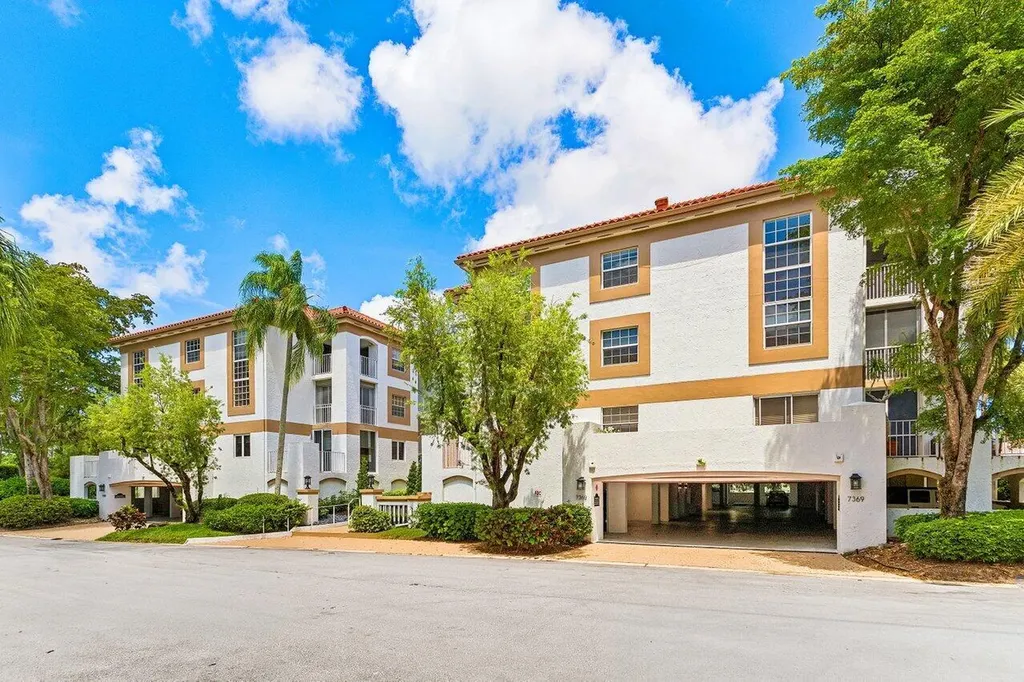 7369 Orangewood Lane Boca Raton FL 33433