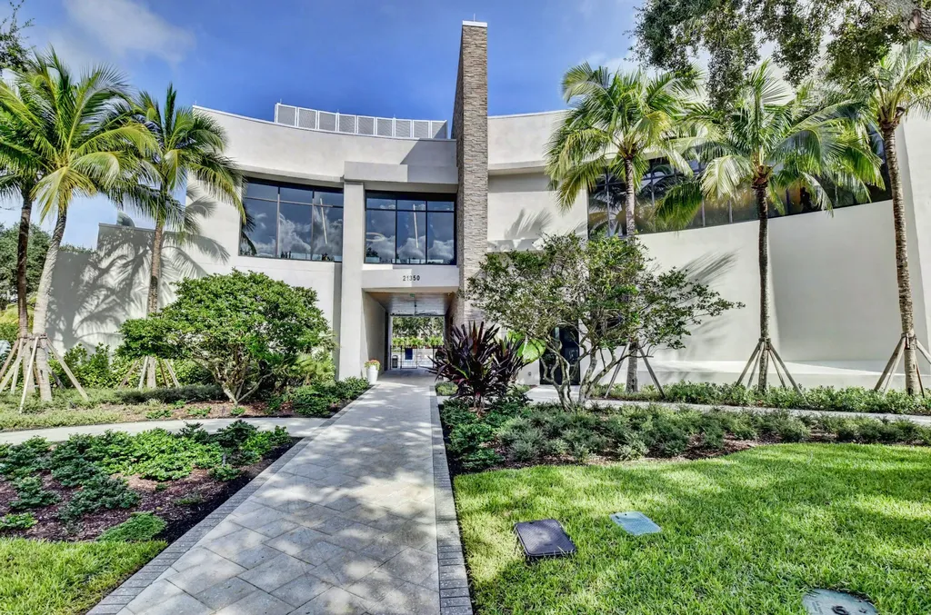 7369 Orangewood Lane Boca Raton FL 33433