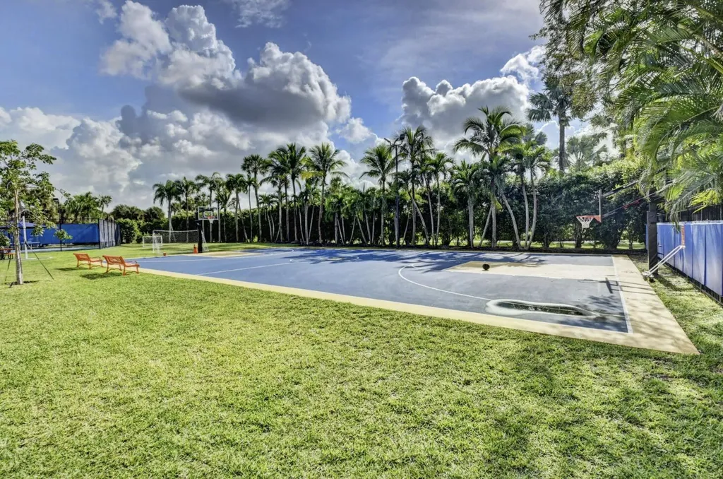 7369 Orangewood Lane Boca Raton FL 33433