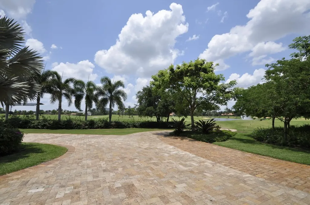 7369 Orangewood Lane Boca Raton FL 33433