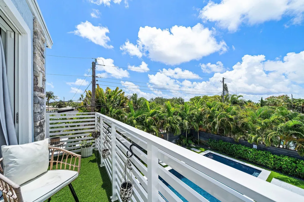 5920 NE 21st Road Fort Lauderdale FL 33308