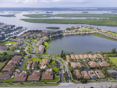 3206 S Lakeview Circle Fort Pierce FL 34949