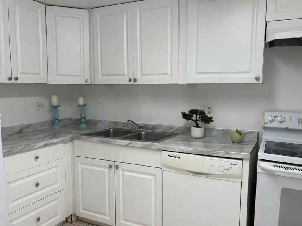 3720 Inverrary Drive Lauderhill FL 33319