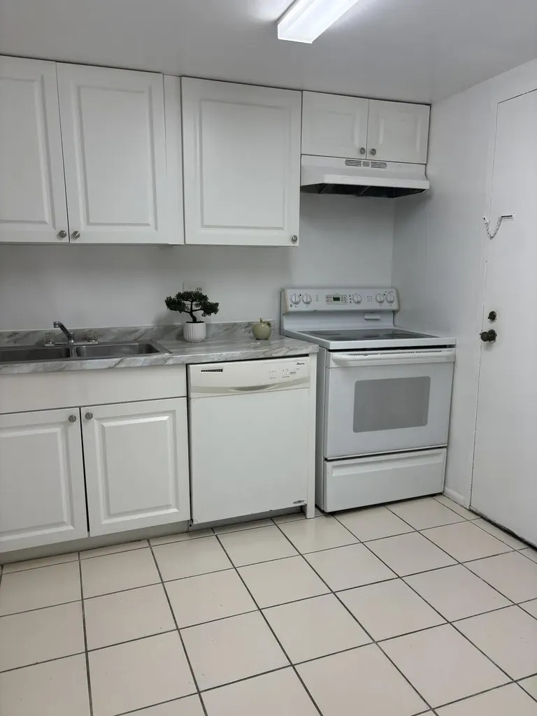 3720 Inverrary Drive Lauderhill FL 33319