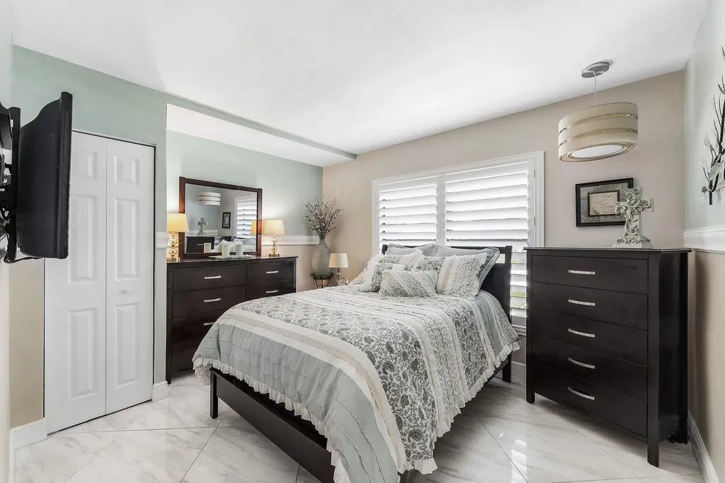 517 Ibis Drive Delray Beach FL 33444