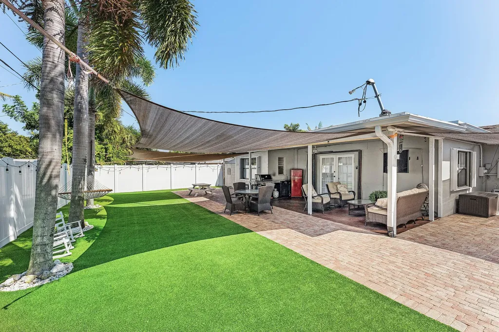 517 Ibis Drive Delray Beach FL 33444