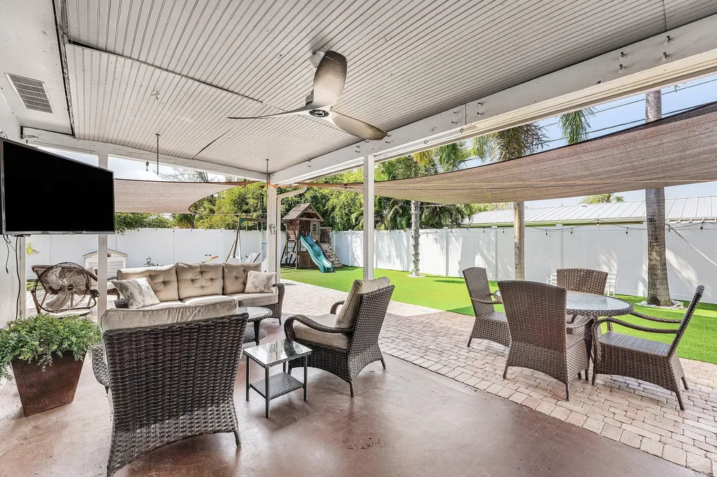 517 Ibis Drive Delray Beach FL 33444