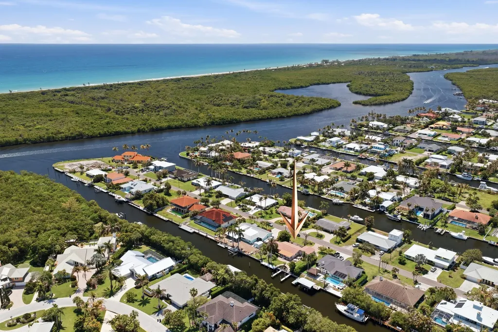 8455 SE Palm Street Hobe Sound FL 33455