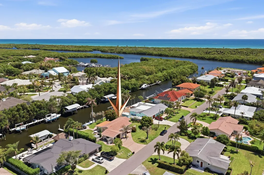 8455 SE Palm Street Hobe Sound FL 33455