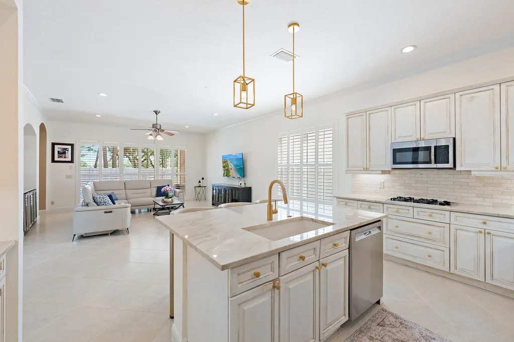 141 Sedona Way Palm Beach Gardens FL 33418