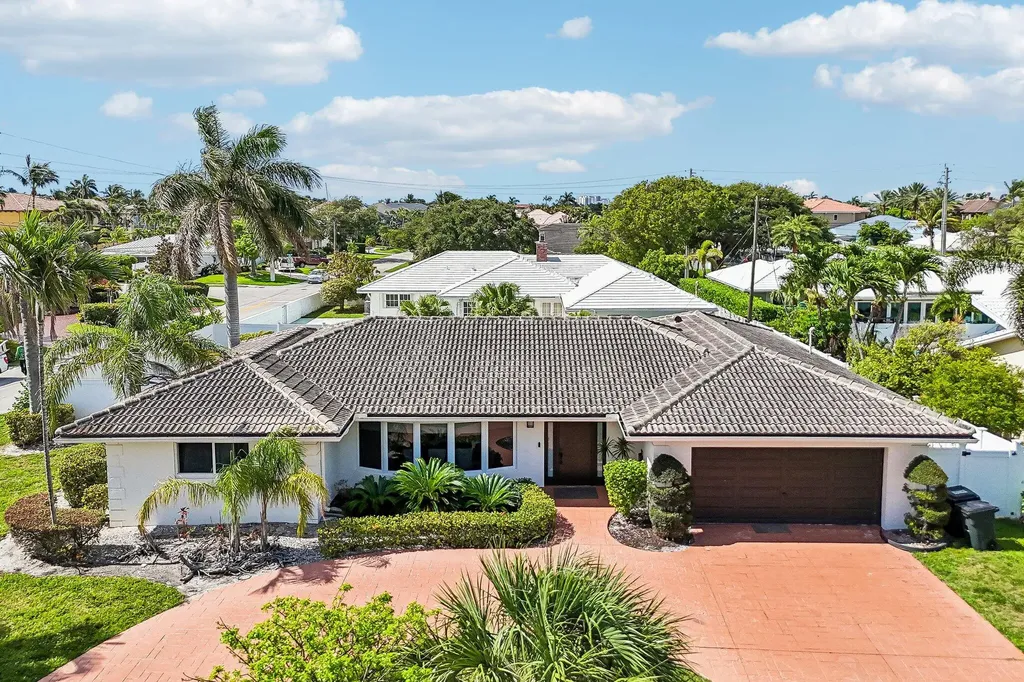 2940 NE 39th Court Lighthouse Point FL 33064