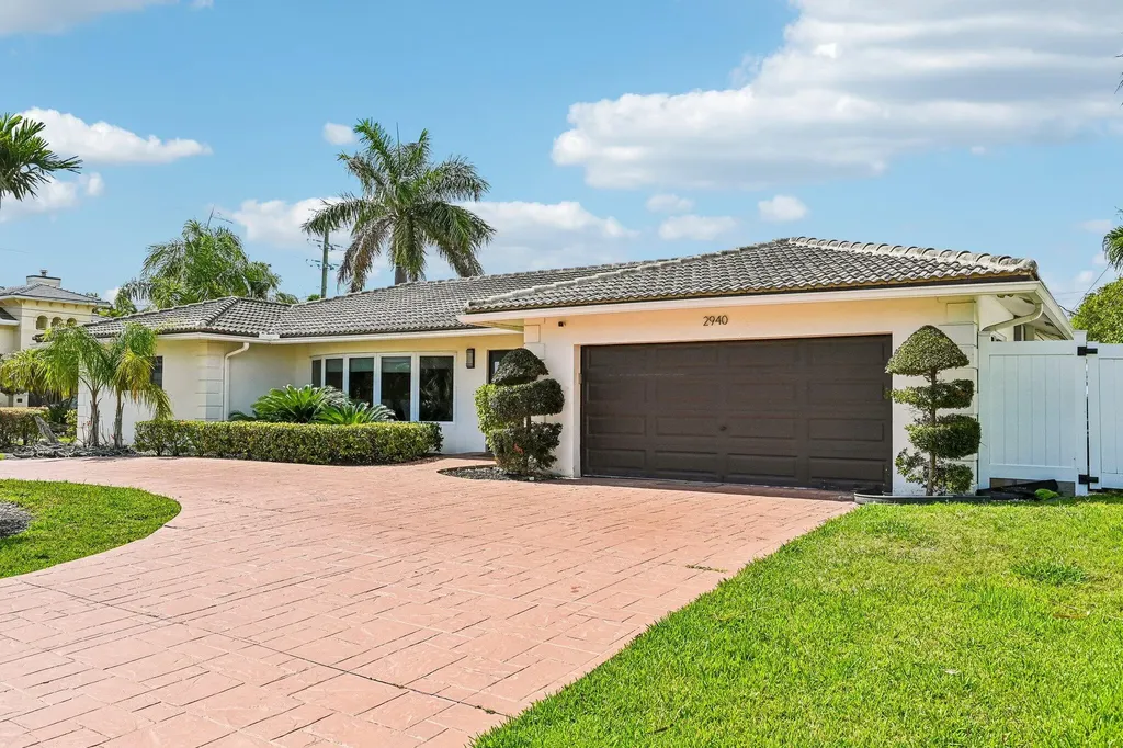 2940 NE 39th Court Lighthouse Point FL 33064