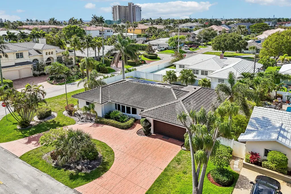 2940 NE 39th Court Lighthouse Point FL 33064