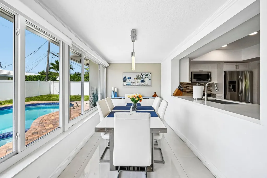 2940 NE 39th Court Lighthouse Point FL 33064