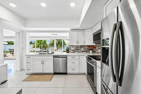 2940 NE 39th Court Lighthouse Point FL 33064