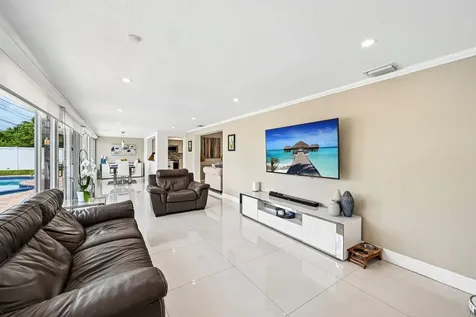 2940 NE 39th Court Lighthouse Point FL 33064