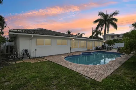 2940 NE 39th Court Lighthouse Point FL 33064