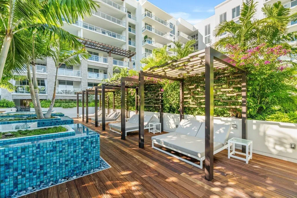 200 SE Mizner Boulevard Boca Raton FL 33432