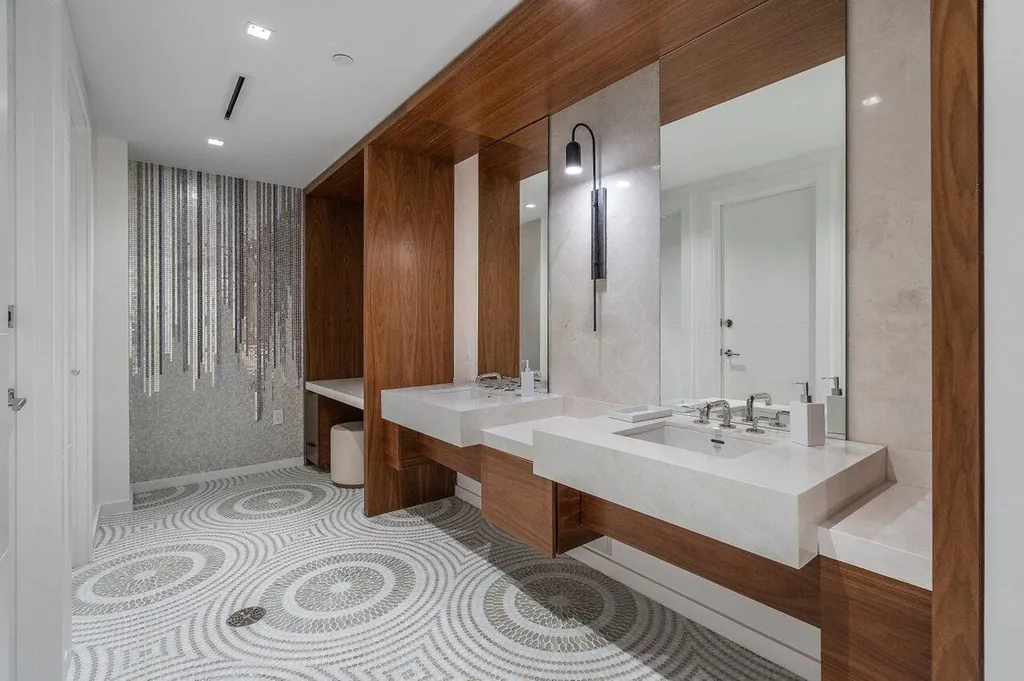 200 SE Mizner Boulevard Boca Raton FL 33432