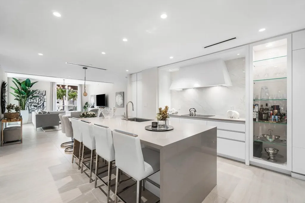 200 SE Mizner Boulevard Boca Raton FL 33432