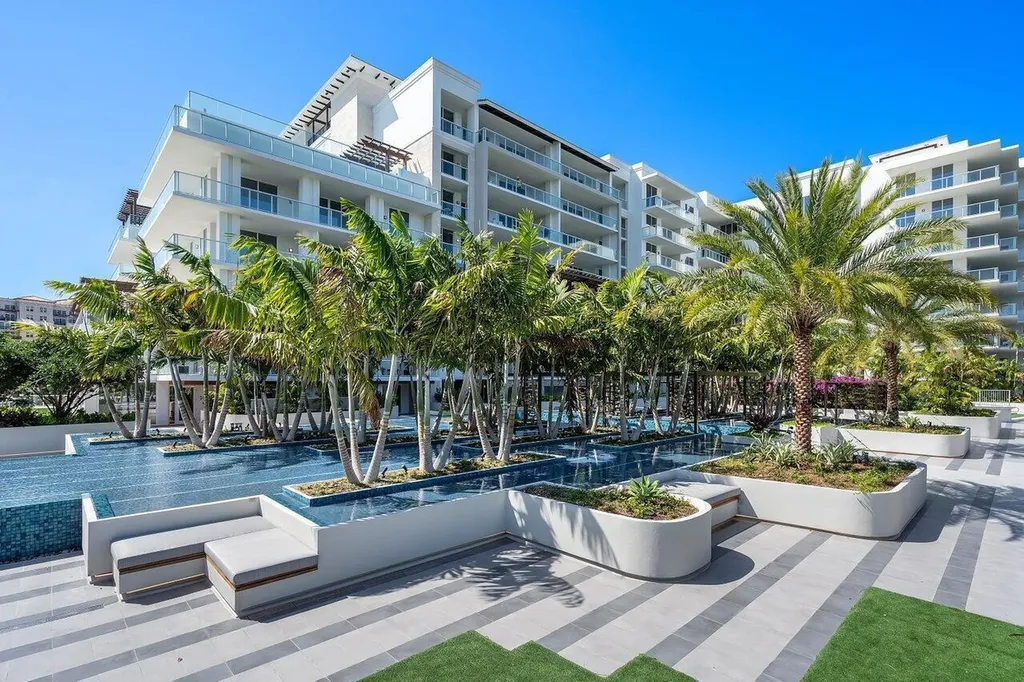 200 SE Mizner Boulevard Boca Raton FL 33432