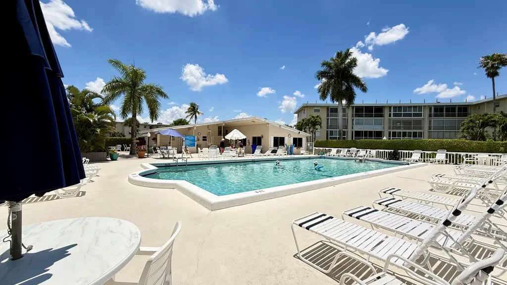 2728 N Garden Drive Drive N Lake Worth Beach FL 33461