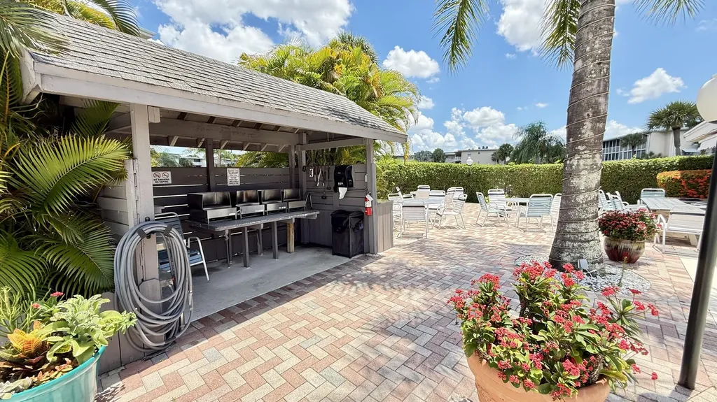2728 N Garden Drive Drive N Lake Worth Beach FL 33461