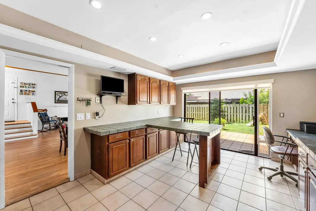 2810 Sand Pines Court Lake Worth FL 33462