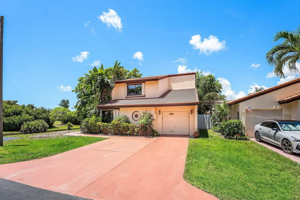 2810 Sand Pines Court Lake Worth FL 33462