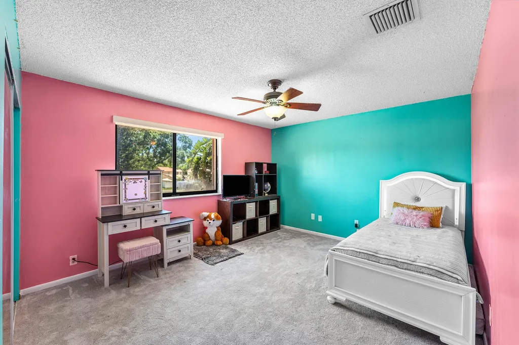 2810 Sand Pines Court Lake Worth FL 33462