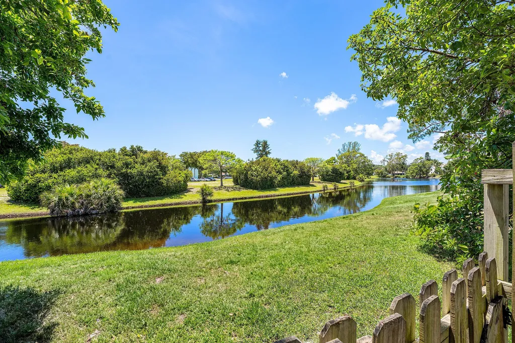 2810 Sand Pines Court Lake Worth FL 33462