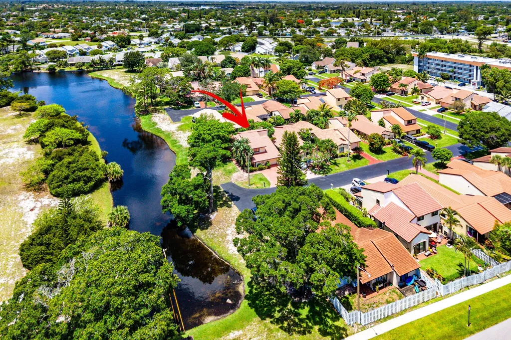 2810 Sand Pines Court Lake Worth FL 33462